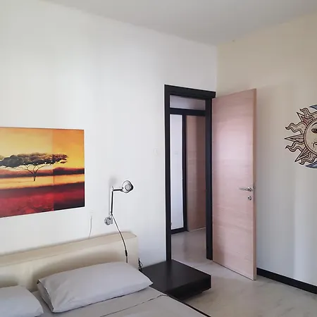 Casa Ellie - Casa Vacanze Con Giardino E Posto Auto Privati Grado Exterior photo