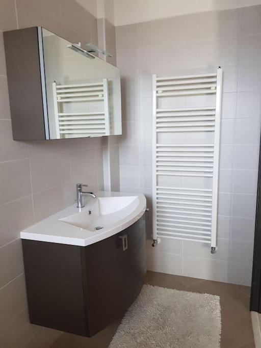Holiday home Casa Ellie - Con Giardino E Posto Auto Privati *